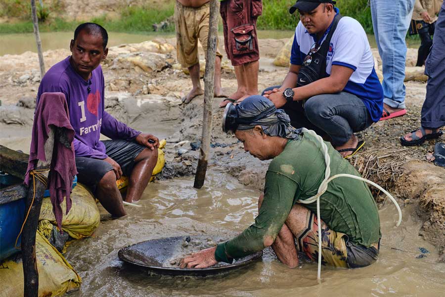 Informal-small-scale-mining-operations