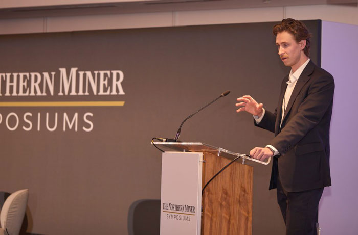 الیور بلاگدن (Oliver Blagden)